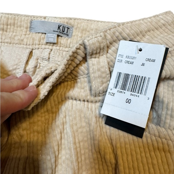 👖✨KUT from the Kloth Cream Corduroy Straight Leg Pants 00 NWT✨👖 - Picture 2 of 3